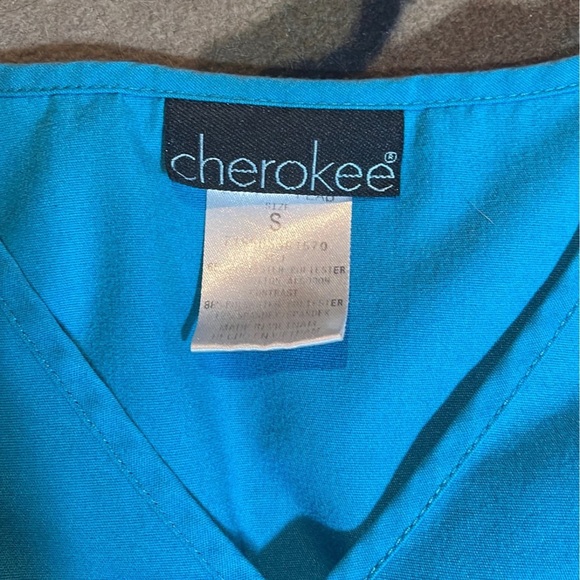 Scrub top - Picture 2 of 3